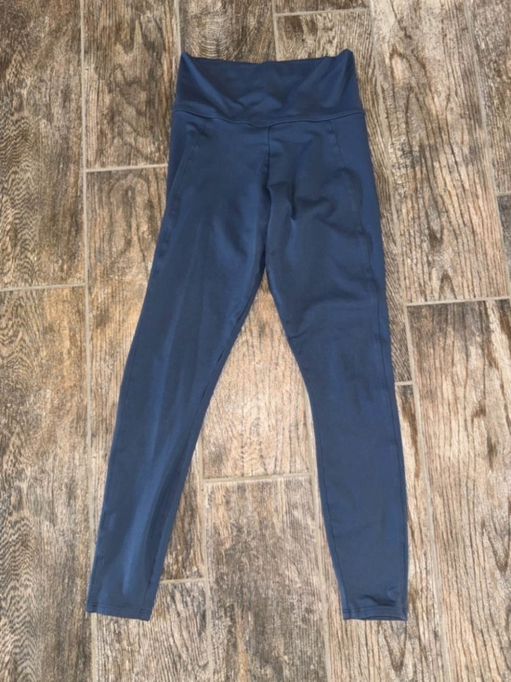 Bombshell Sportswear Navy leggings.